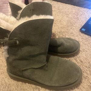 Cozy Olive Suede Women's Boots